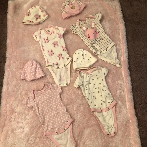 Baby girl onesies 0-3 mo - Picture 1 of 1